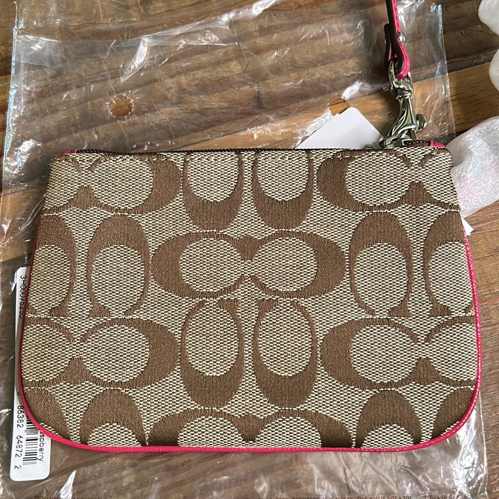 Coach signature small wristlet BNWT - Picture 7 of 10